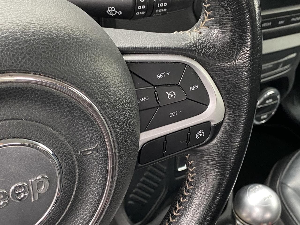 2015 Jeep Renegade - 27