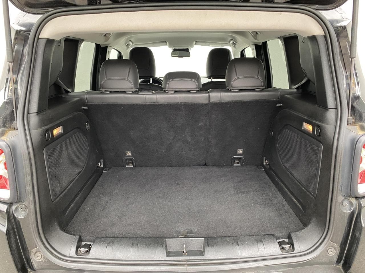 2015 Jeep Renegade - 13