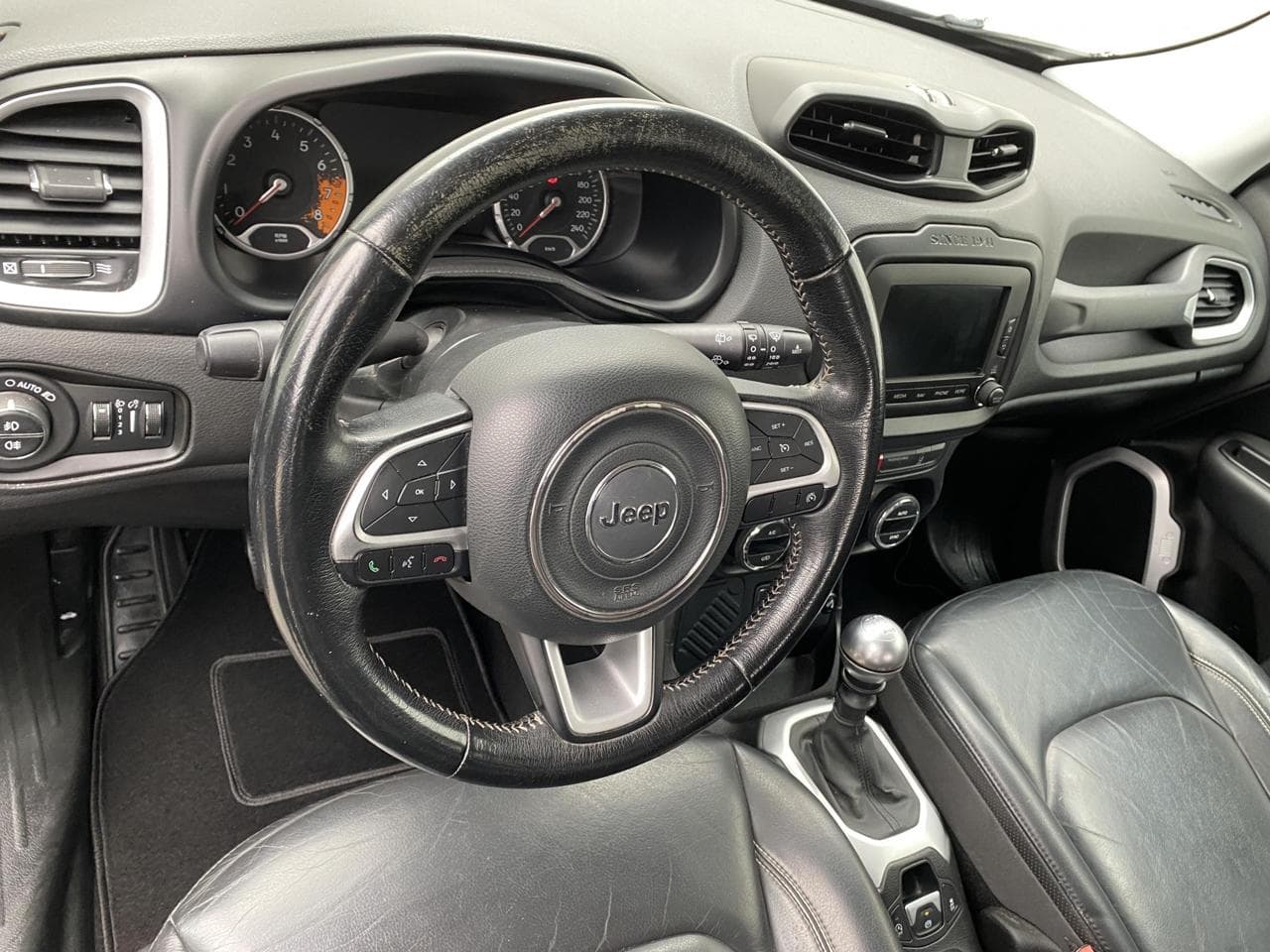 2015 Jeep Renegade - 25