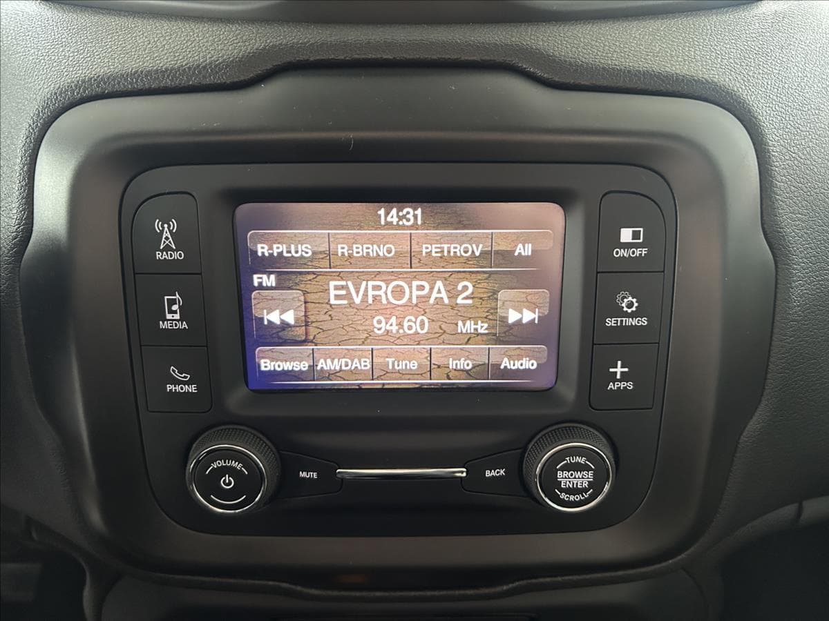 2018 Jeep Renegade - 27