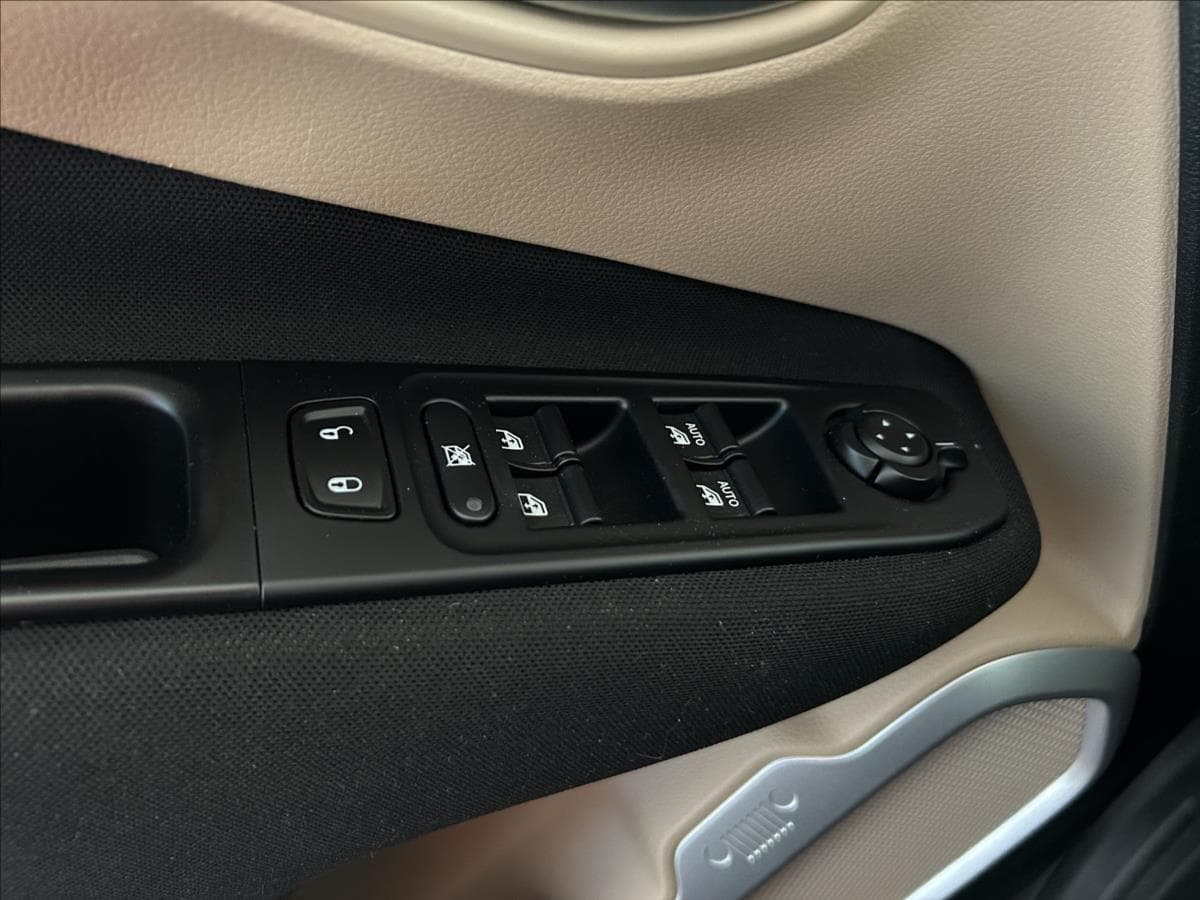 2018 Jeep Renegade - 19