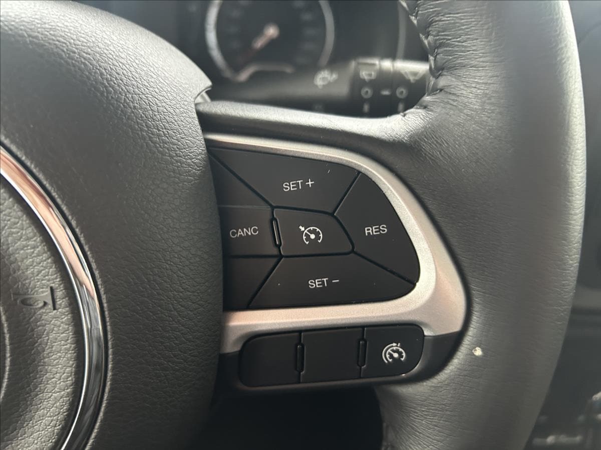 2018 Jeep Renegade - 23