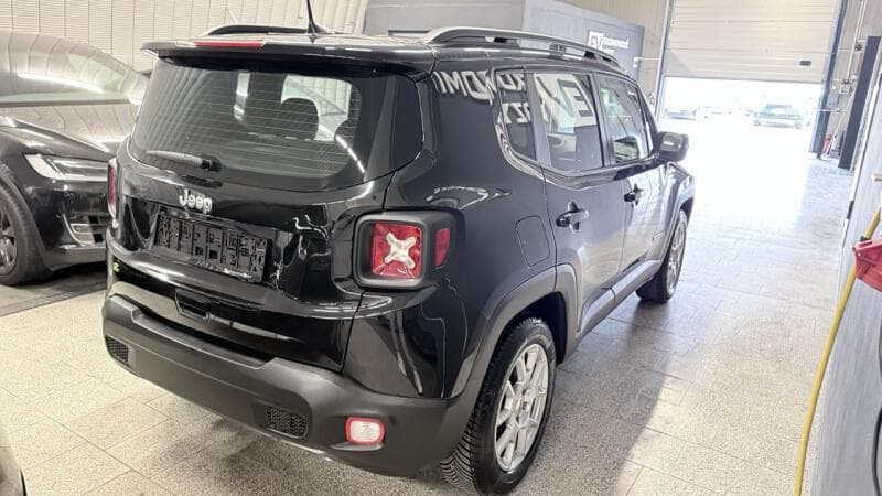 2022 Jeep Renegade - 19