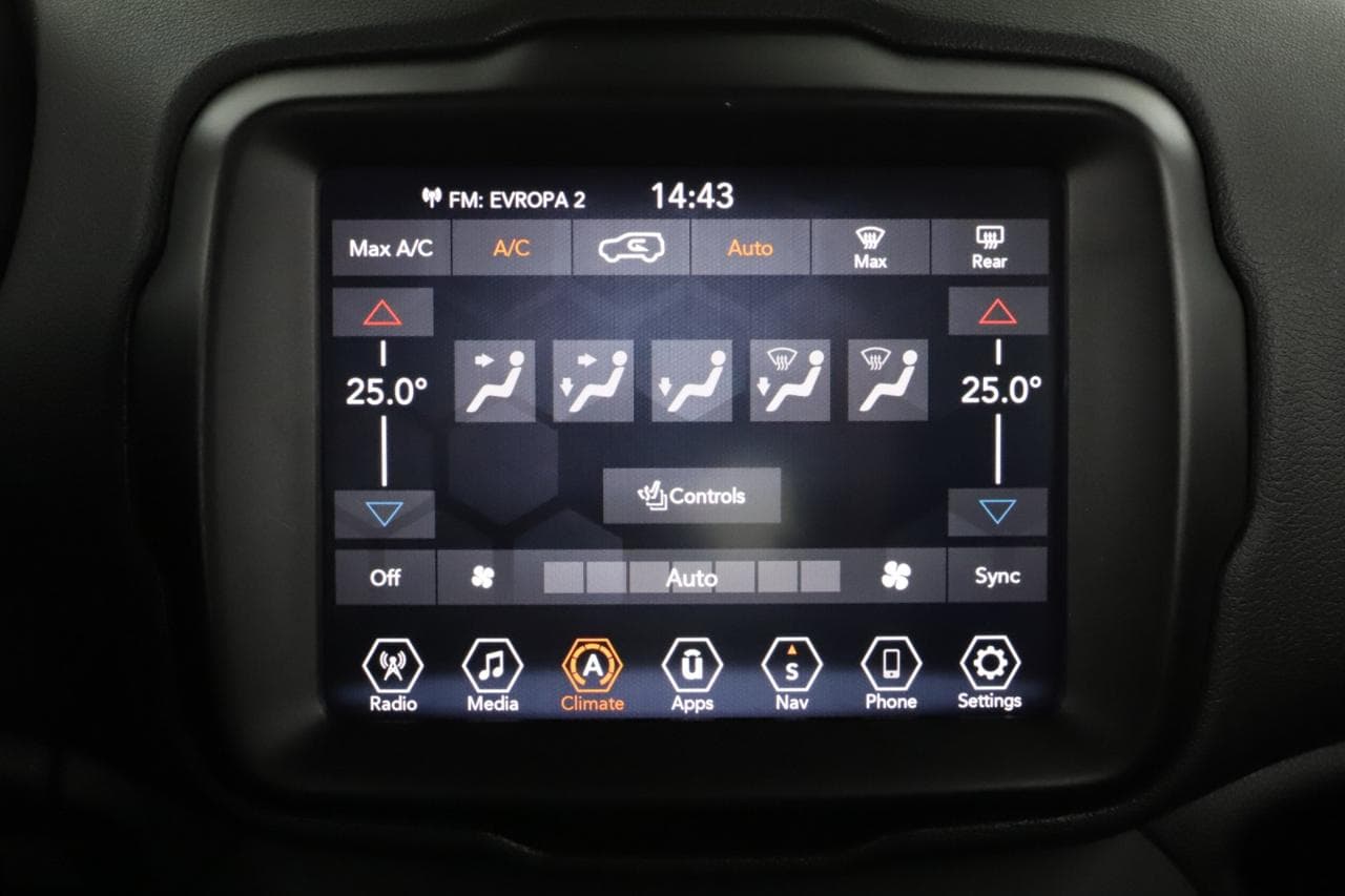 2020 Jeep RENEGADE - 19