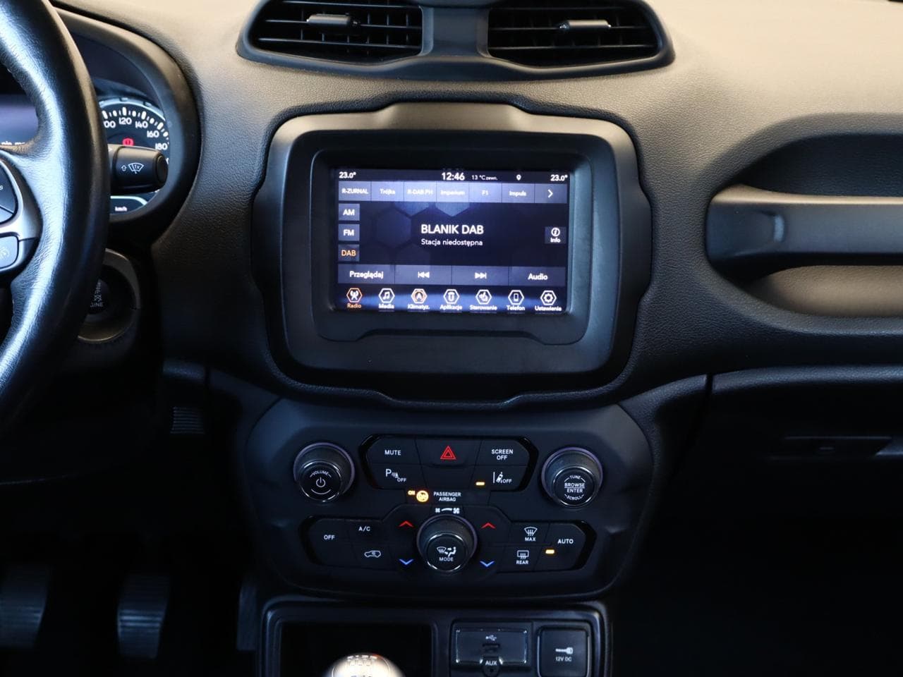 2020 Jeep RENEGADE - 16