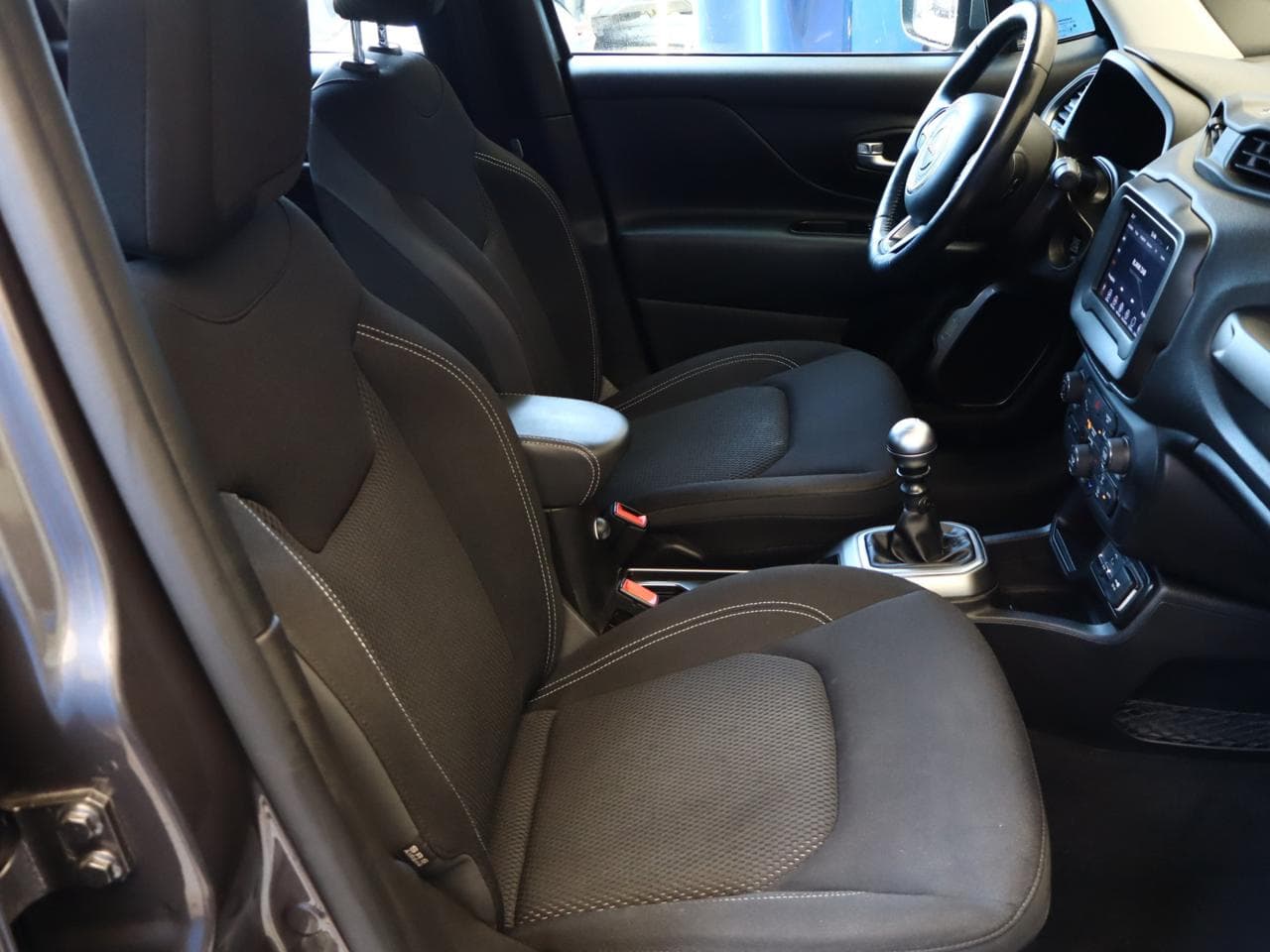2020 Jeep RENEGADE - 10