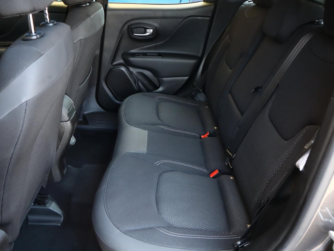 2020 Jeep RENEGADE - 13