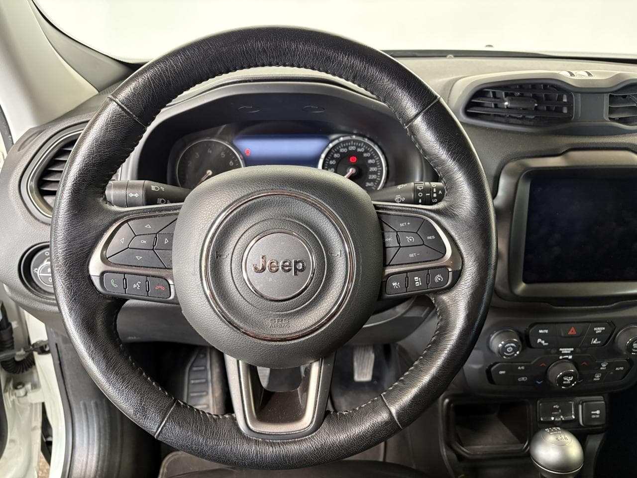 2018 Jeep RENEGADE - 23