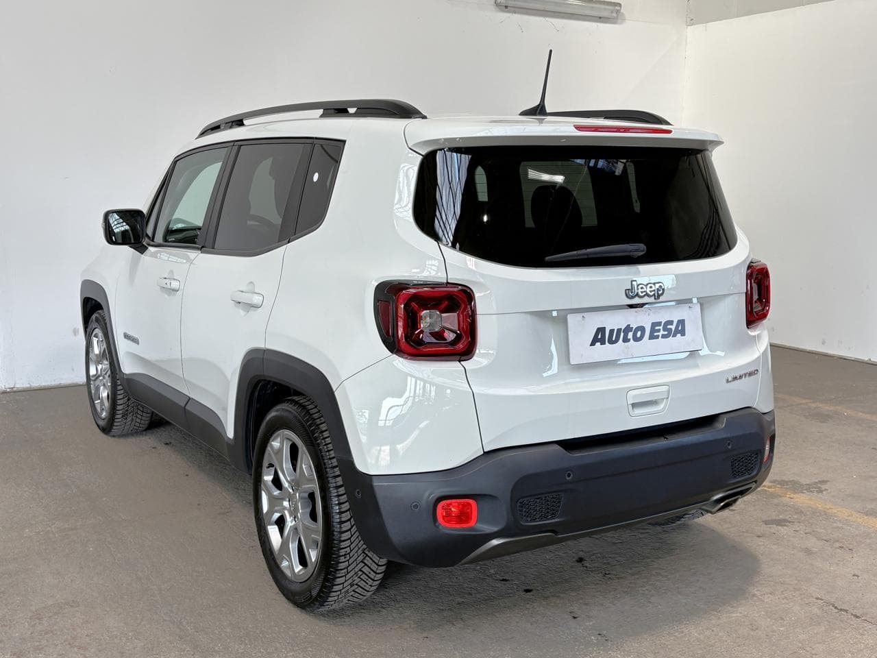 2018 Jeep RENEGADE - 6