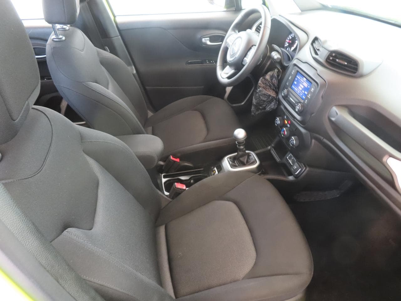 2019 Jeep RENEGADE - 12