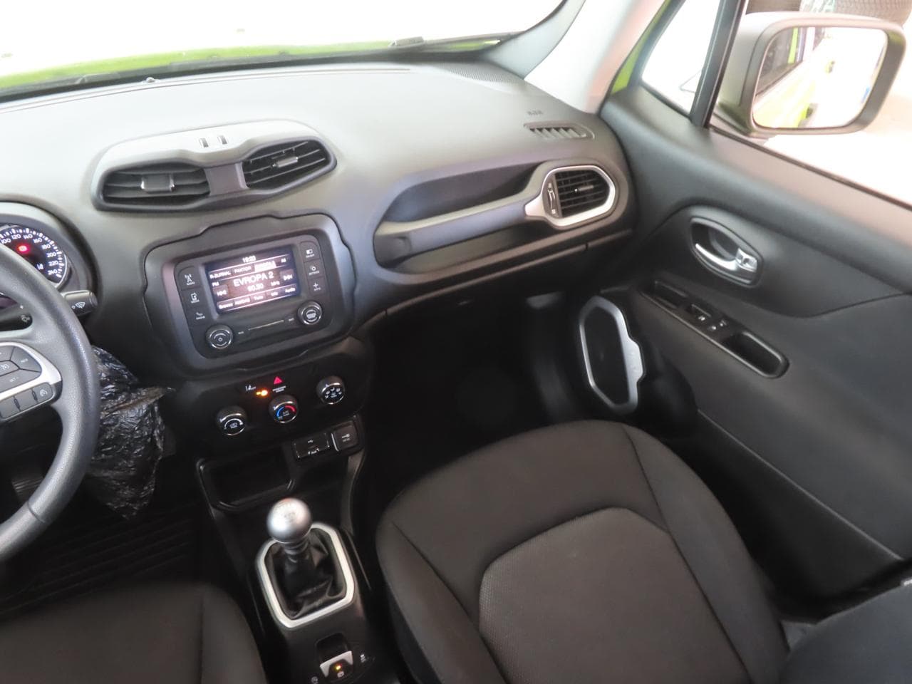 2019 Jeep RENEGADE - 11