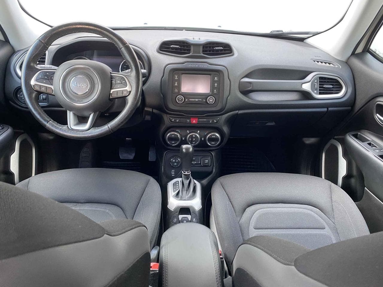 2016 Jeep RENEGADE - 13