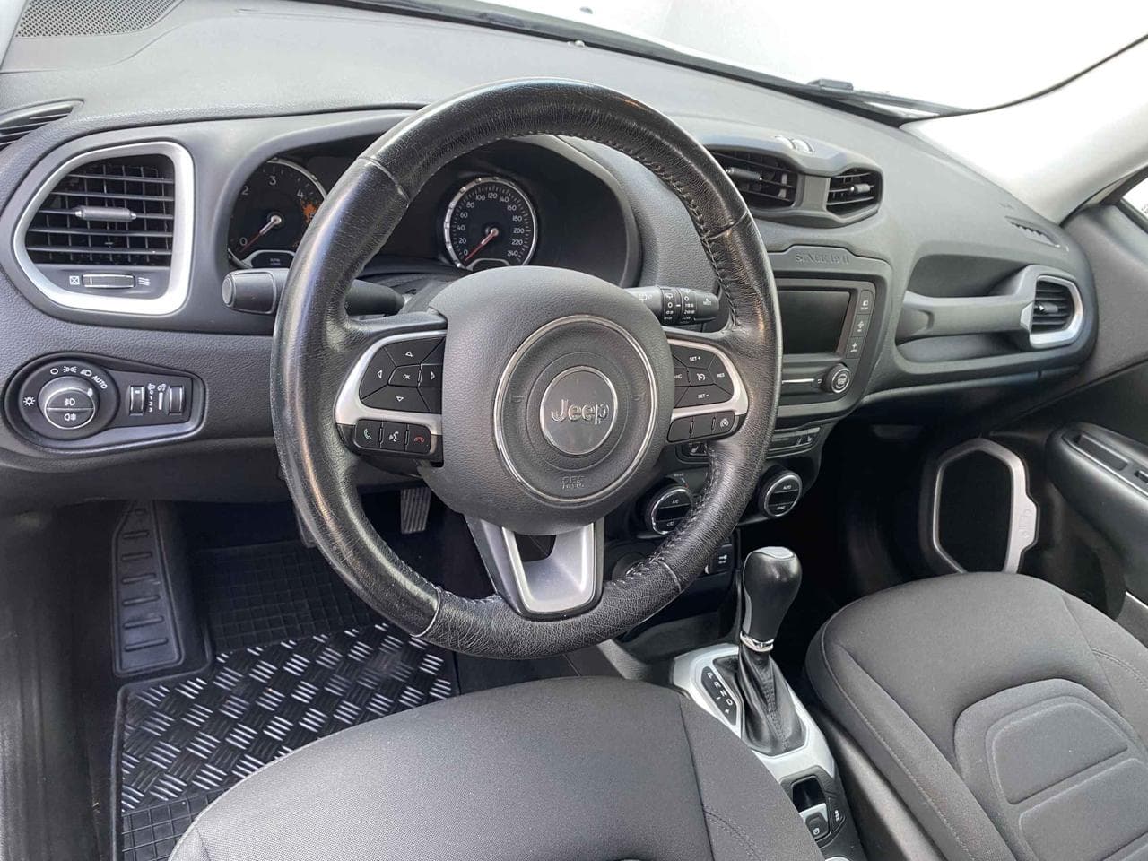 2016 Jeep RENEGADE - 23