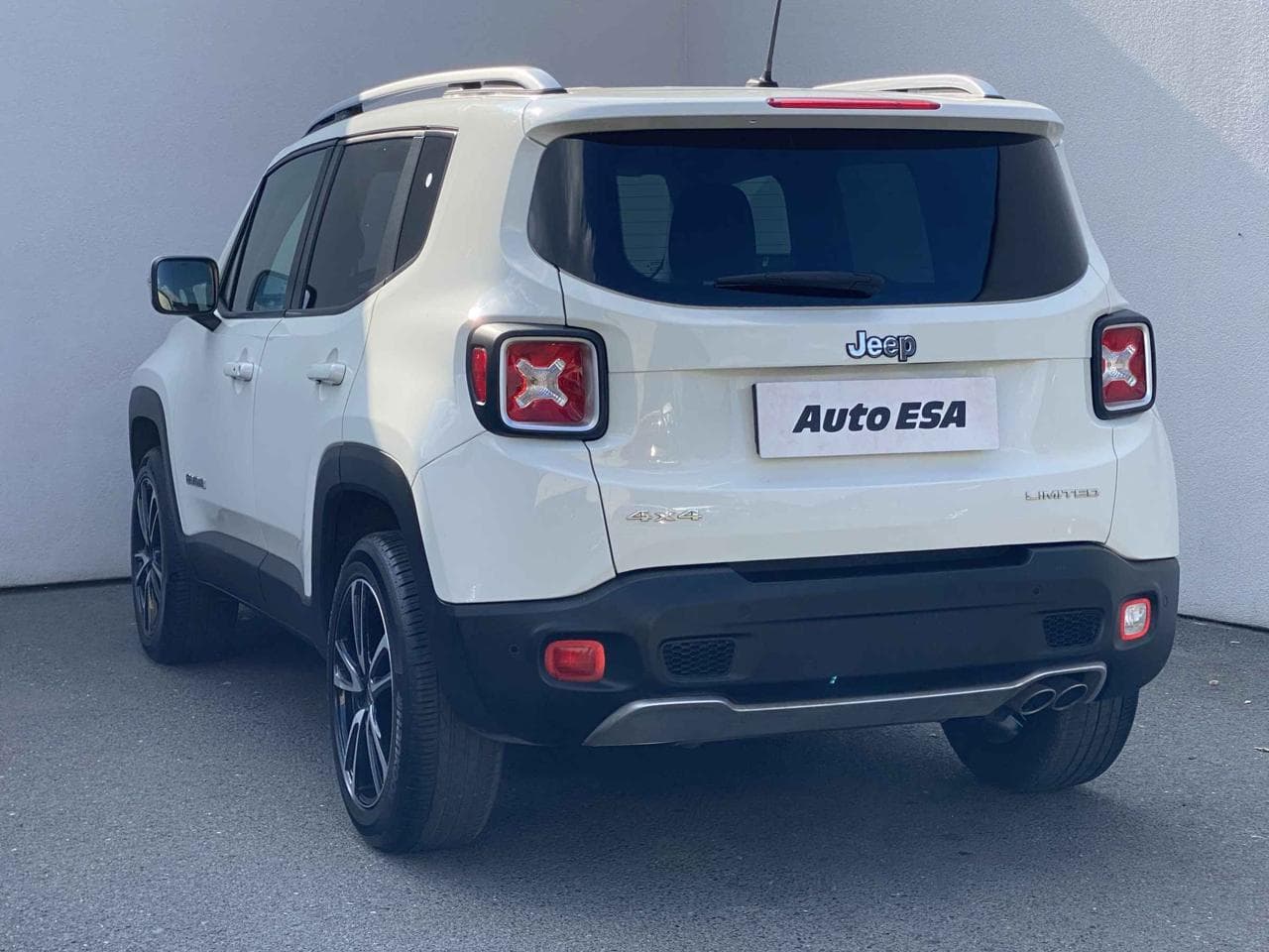 2016 Jeep RENEGADE - 9