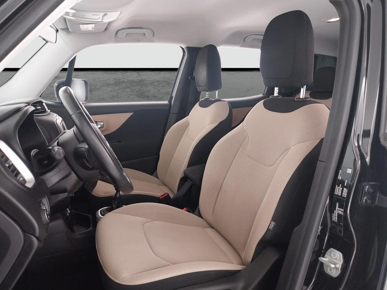 2015 Jeep RENEGADE - 16