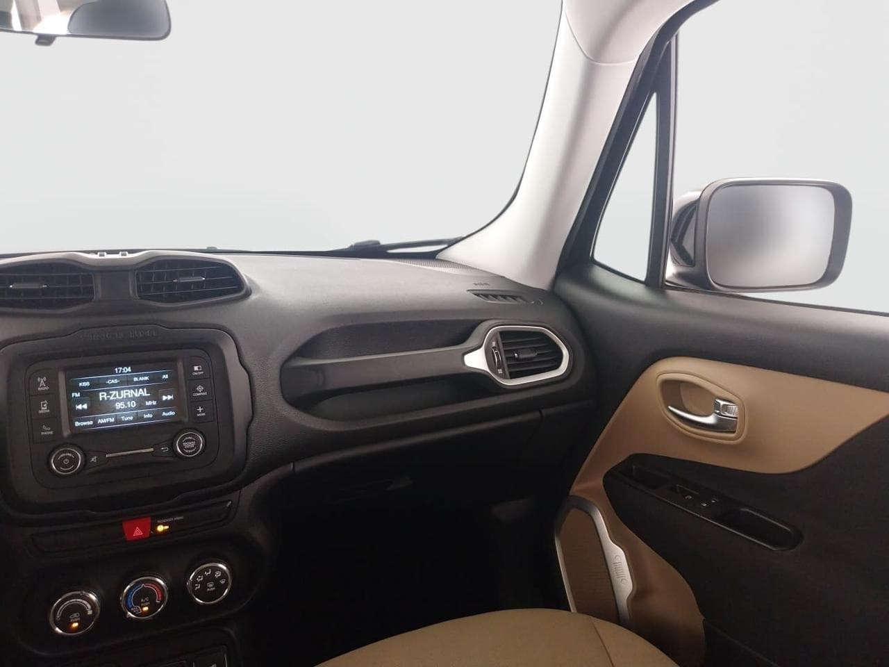 2015 Jeep RENEGADE - 10