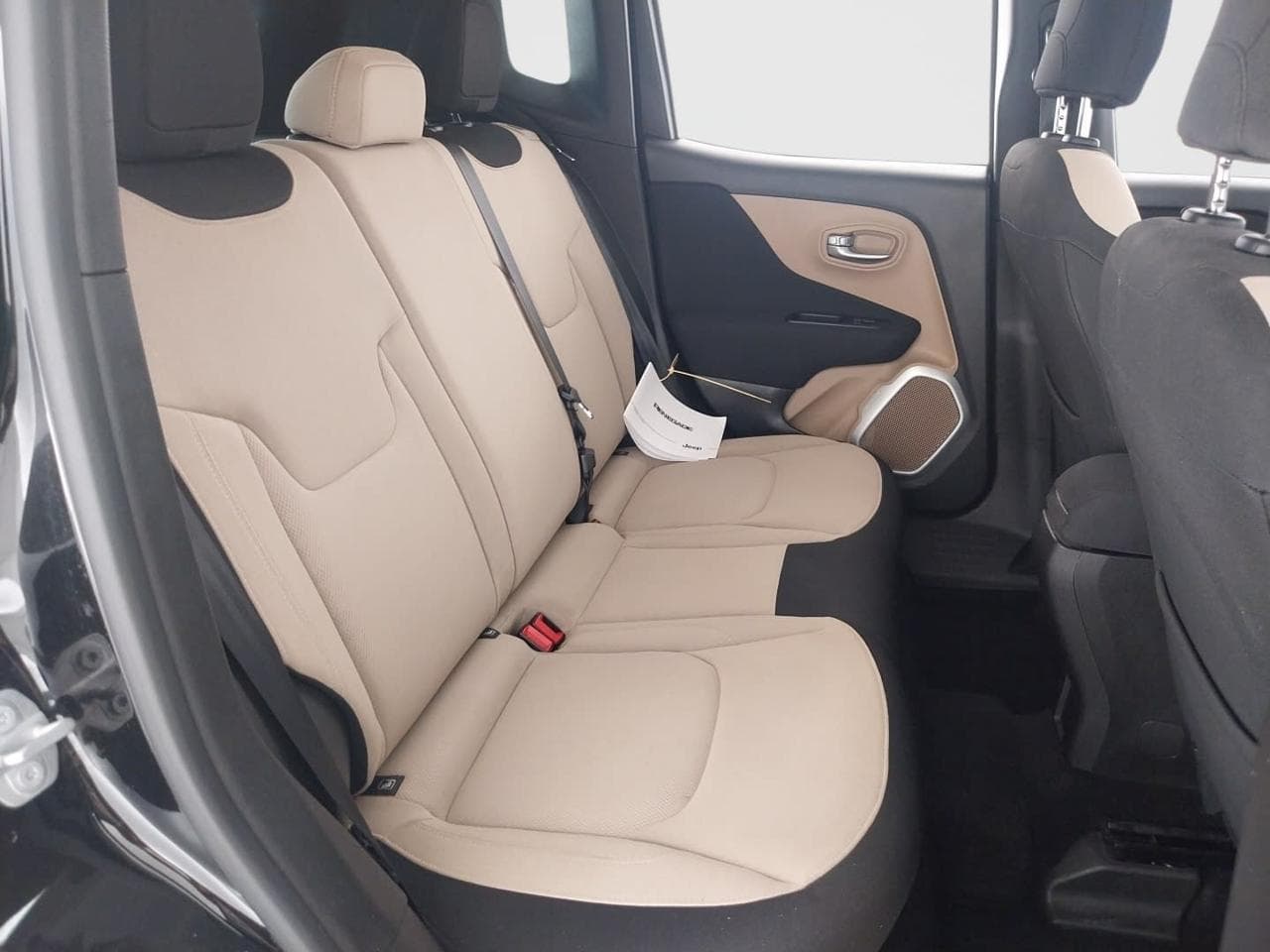 2015 Jeep RENEGADE - 13