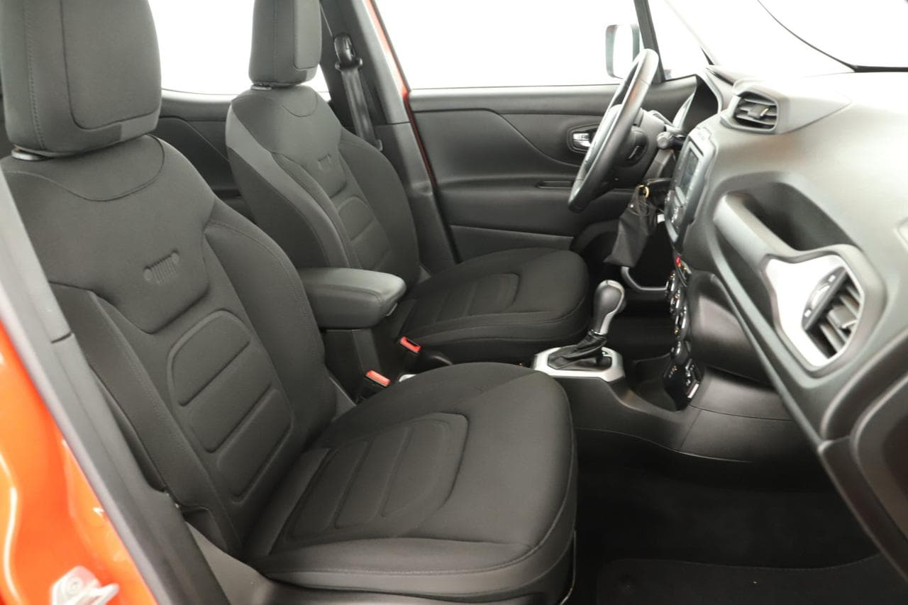 2015 Jeep RENEGADE - 19