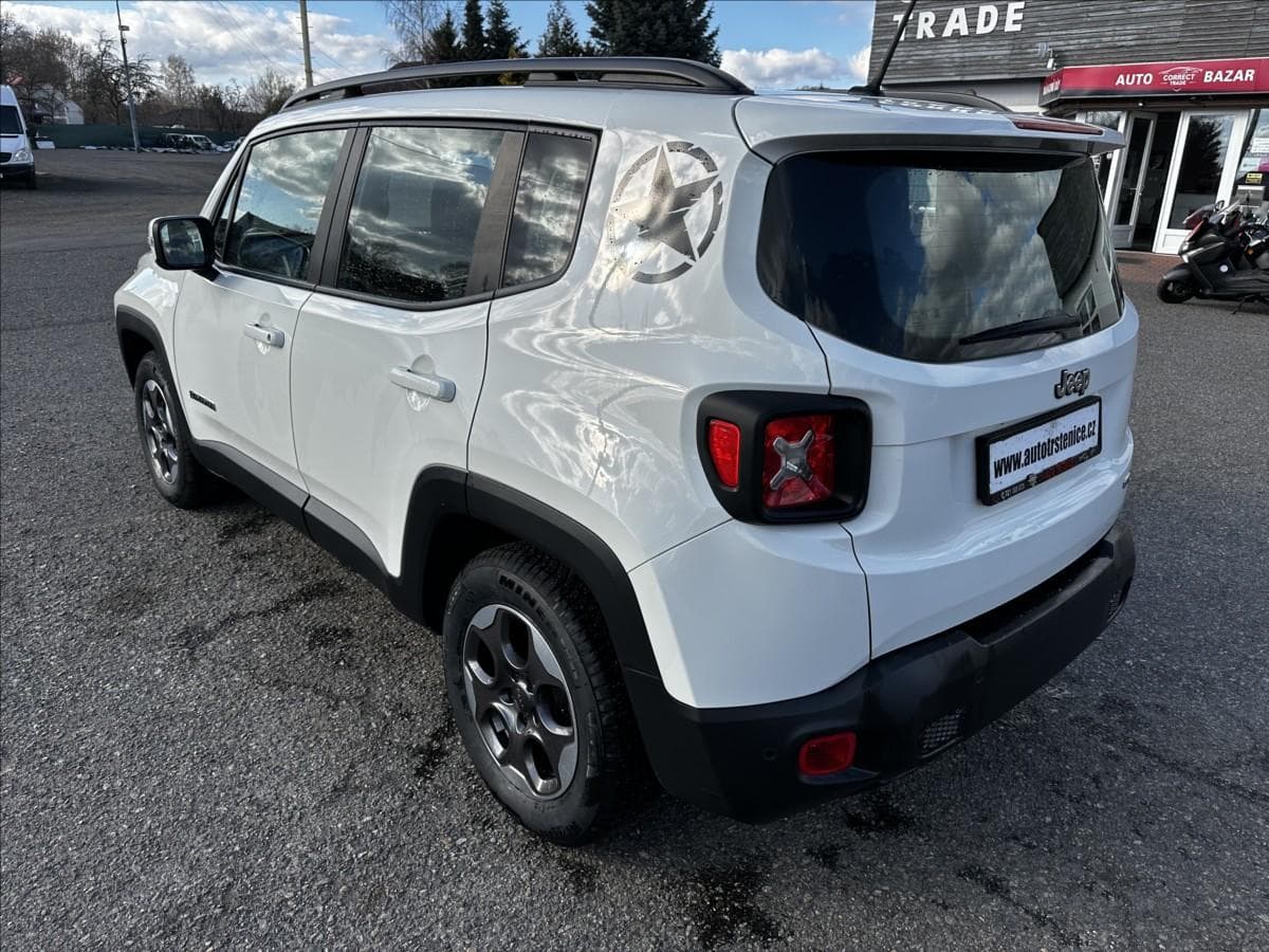 2015 Jeep Renegade - 5