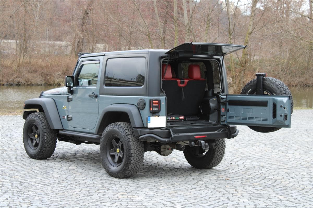 2013 Jeep Wrangler - 9