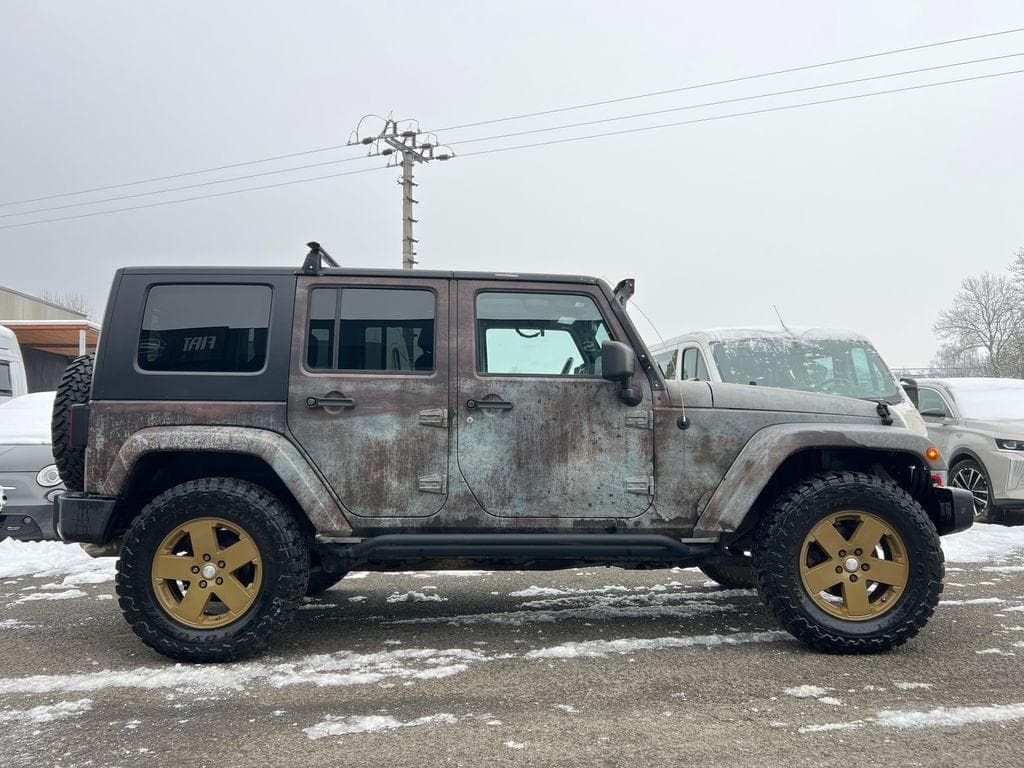2010 Jeep Wrangler - 16