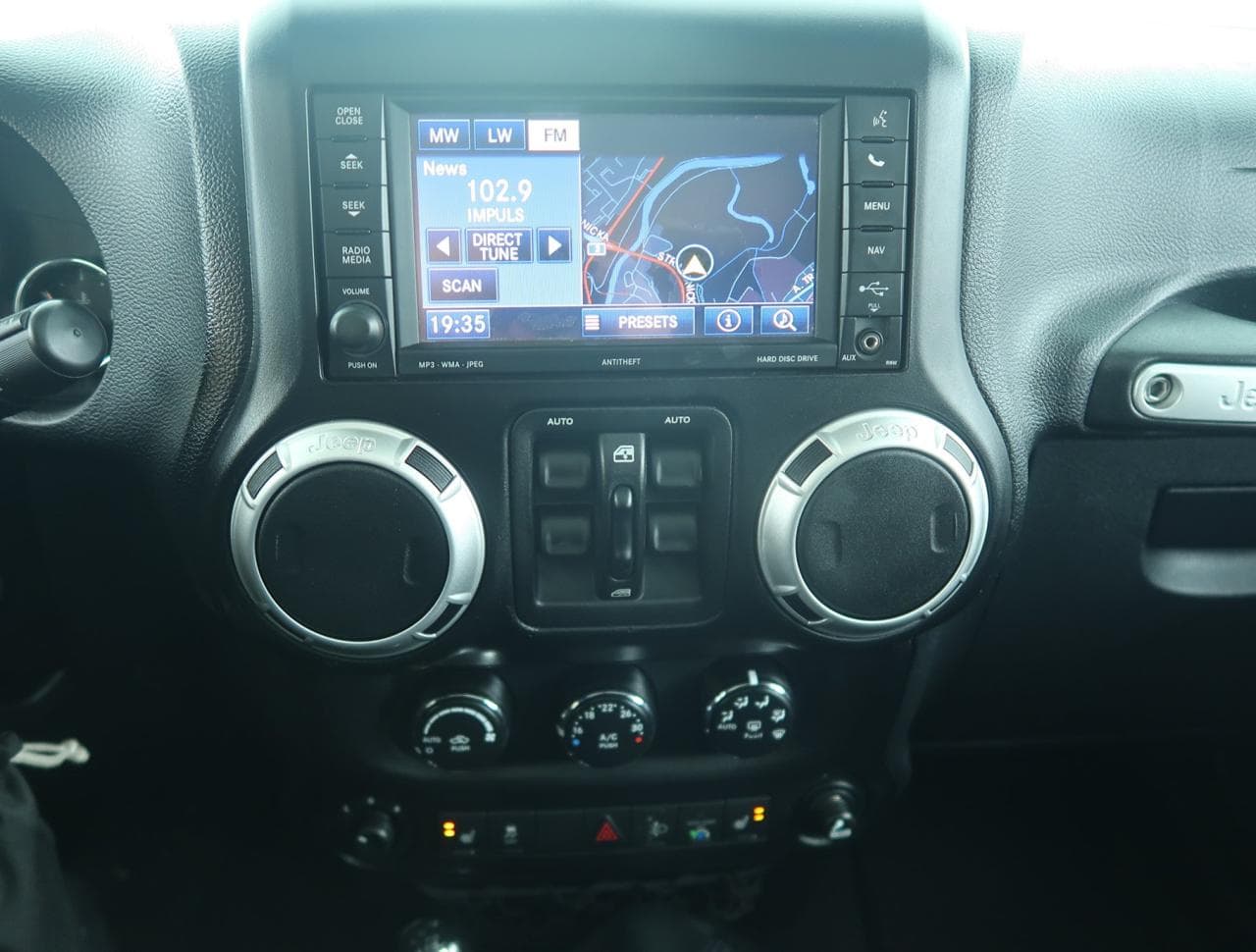 2011 Jeep Wrangler - 18