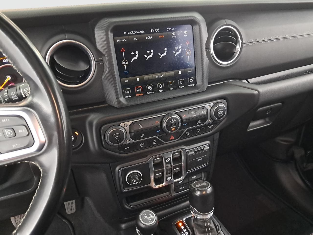 2020 Jeep WRANGLER - 32