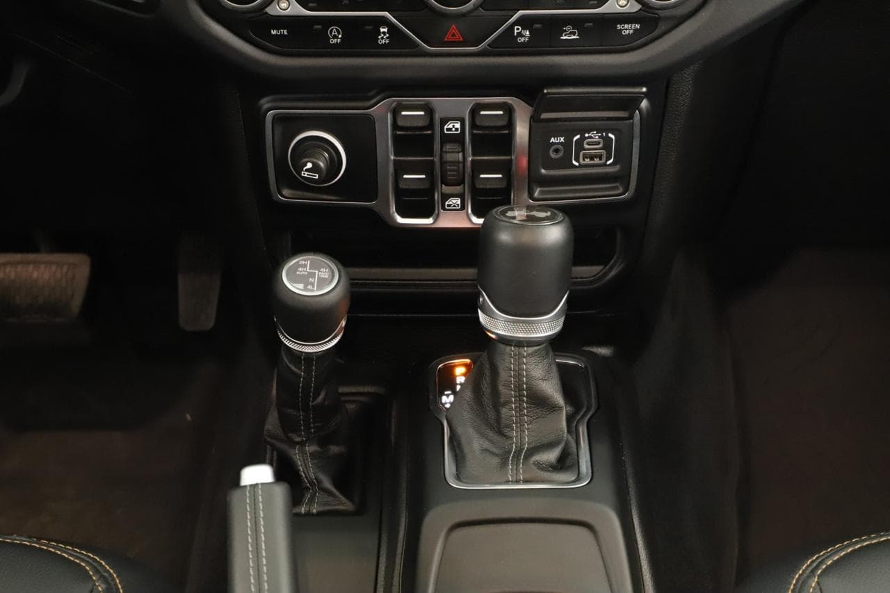 2024 Jeep WRANGLER - 19