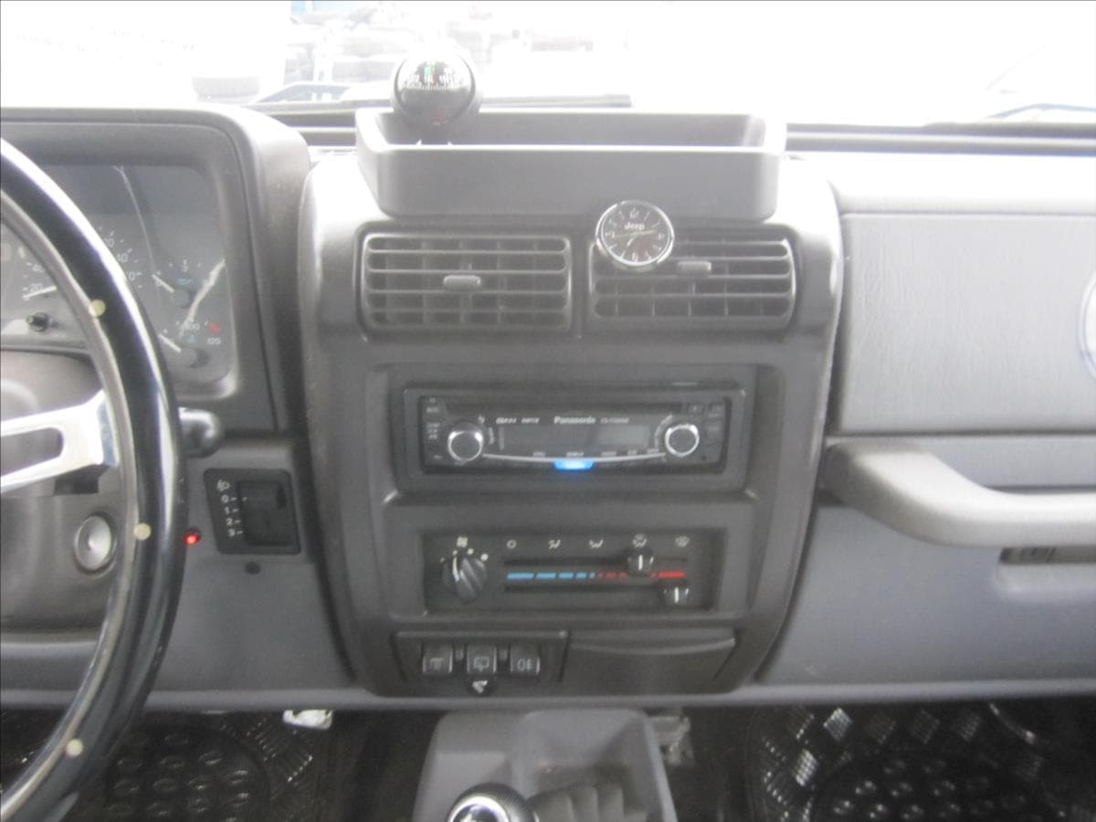 1998 Jeep Wrangler - 9