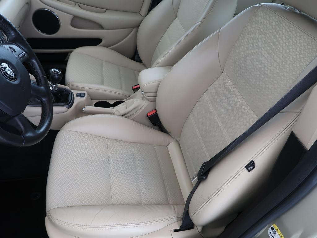 2008 Jaguar X-TYPE - 9