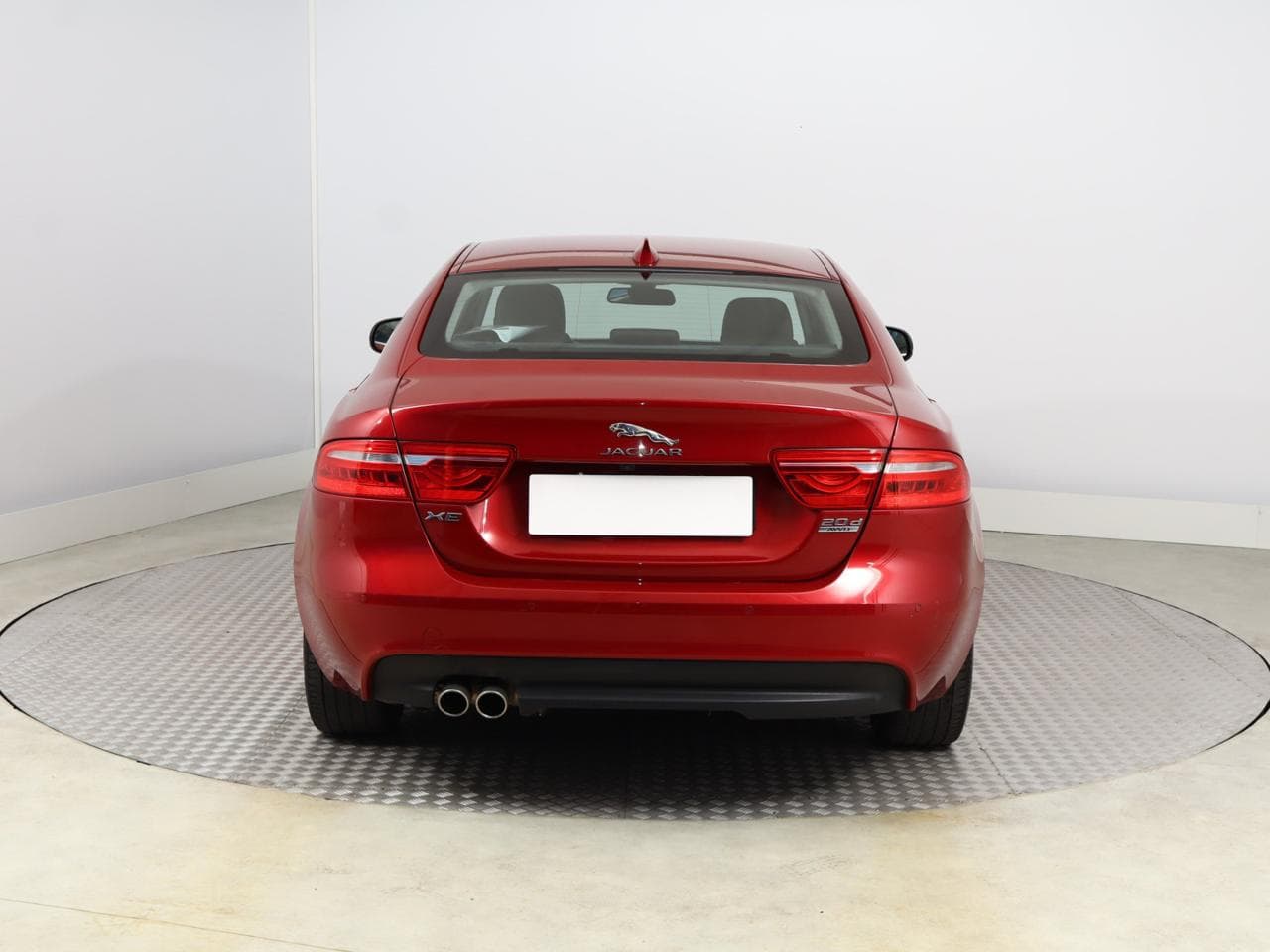 2016 Jaguar XE - 6