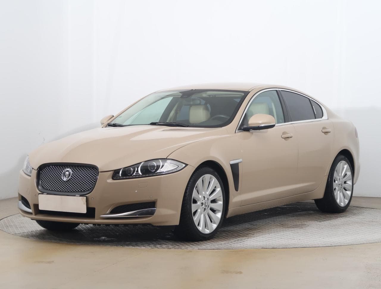 2011 Jaguar Xf - 3