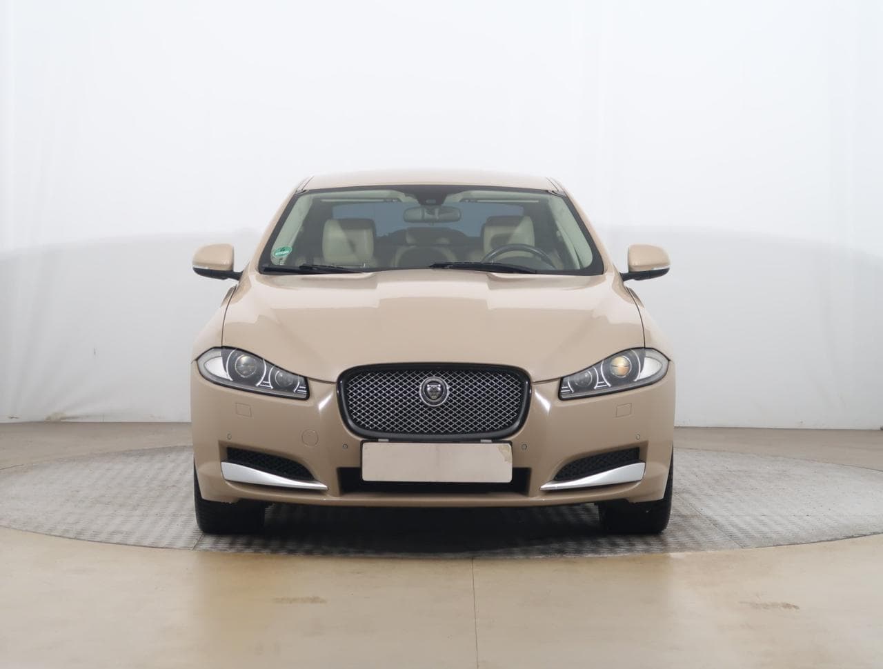 2011 Jaguar Xf - 2