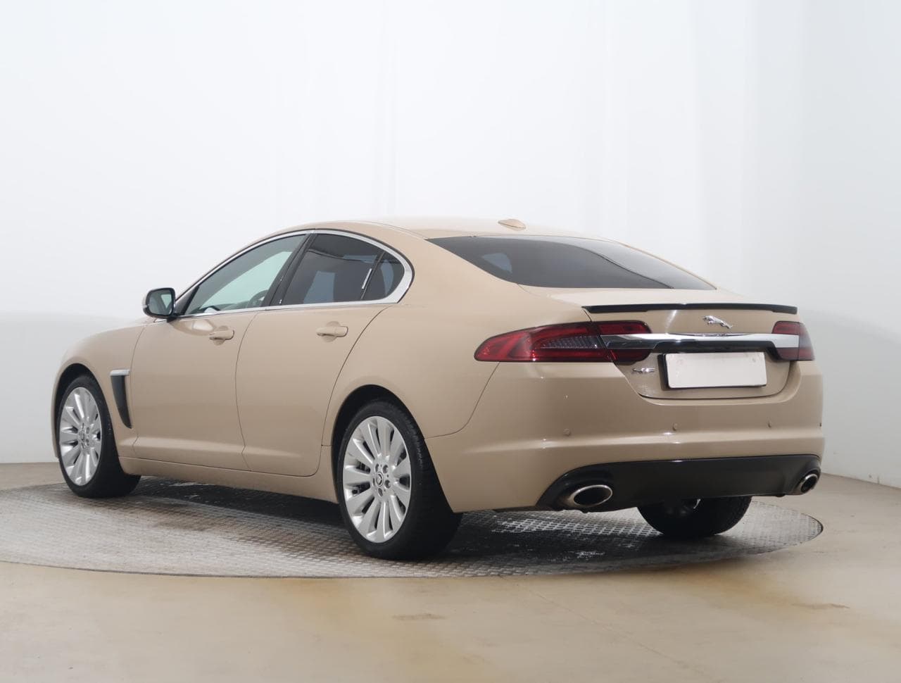 2011 Jaguar Xf - 5