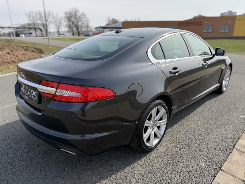 2012 Jaguar Xf - 9