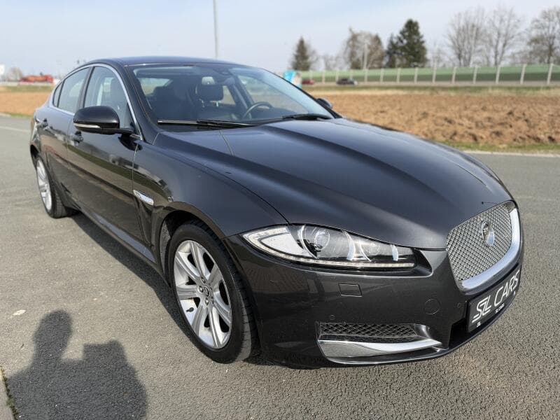 2012 Jaguar Xf - 13