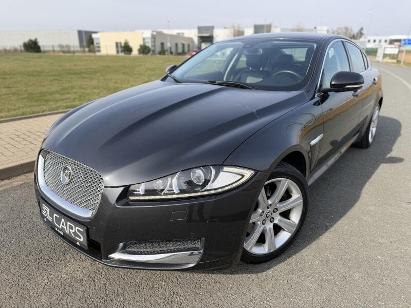 Jaguar XF 2.2 D NAVI KŮŽE TAŽNÉ SERVISKA sedan
