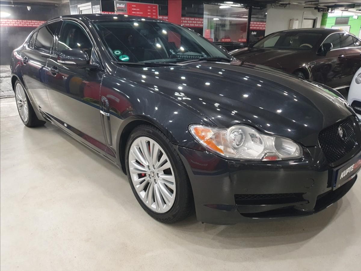 2010 Jaguar XF - 2