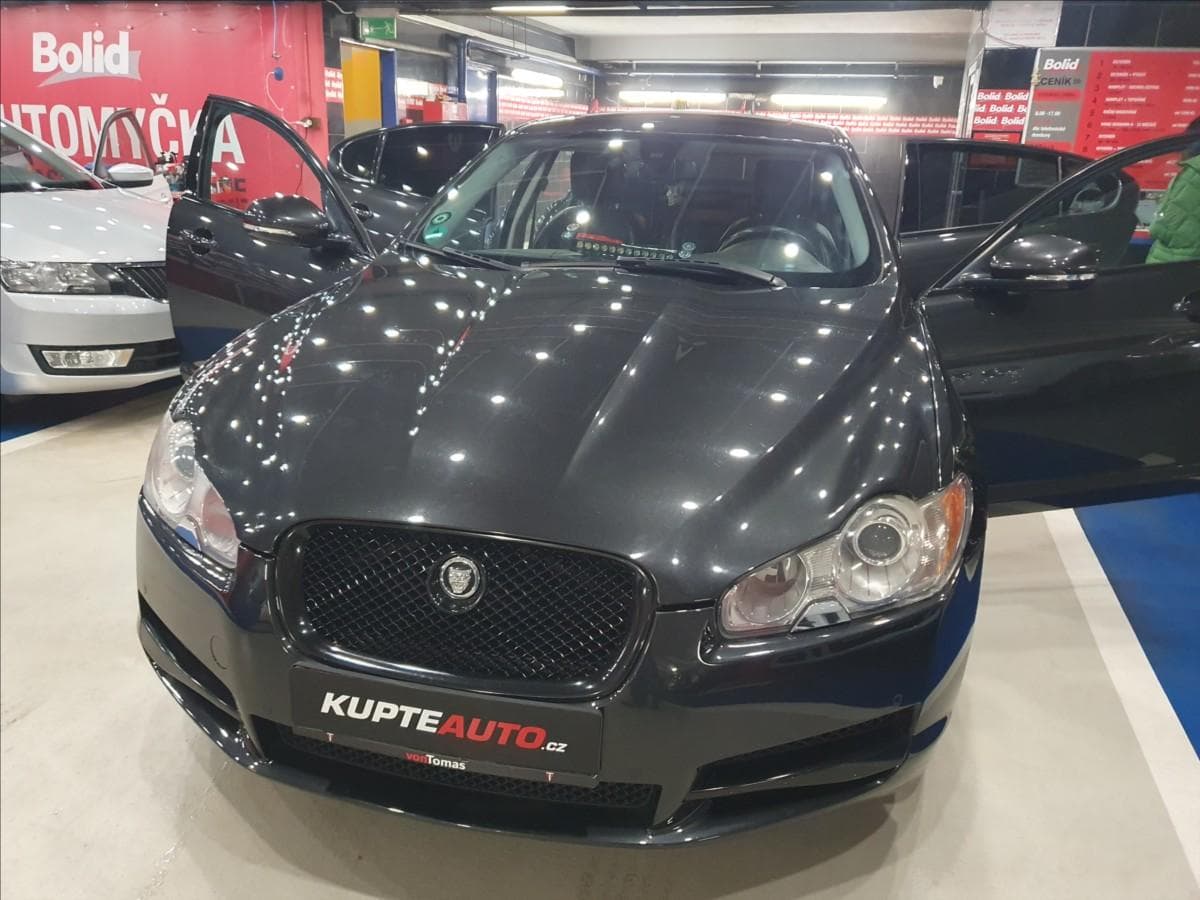 2010 Jaguar XF - 3