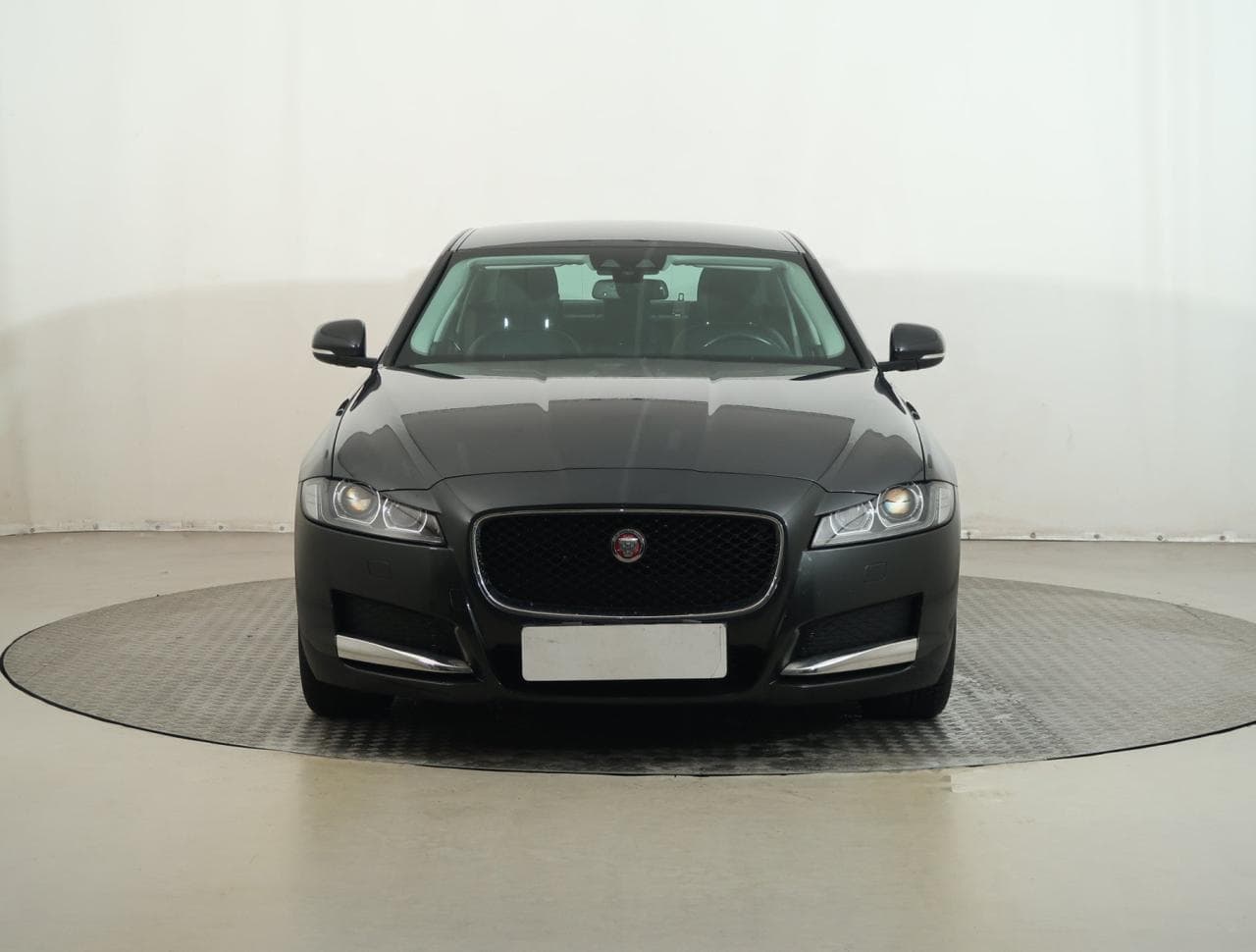 2017 Jaguar XF - 2