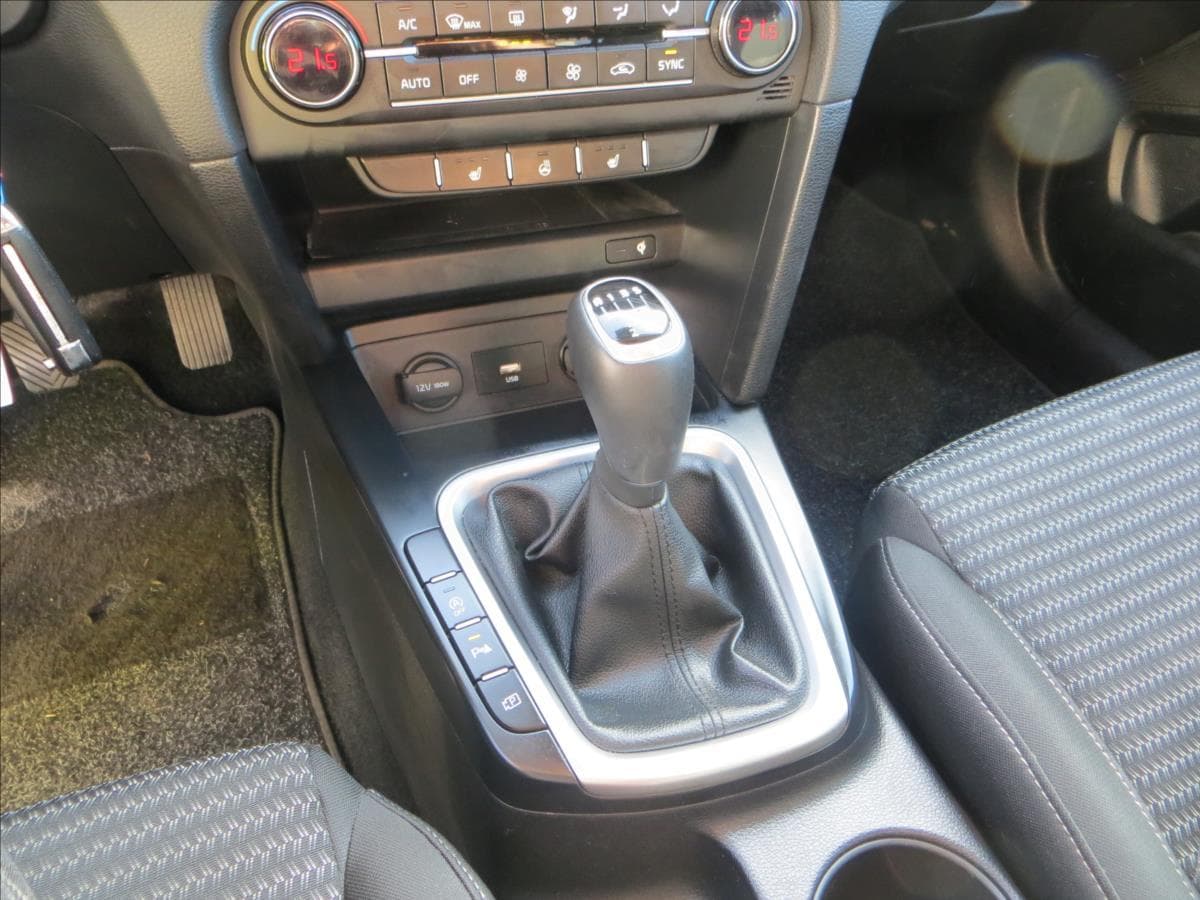 2022 Kia CEE'D - 12