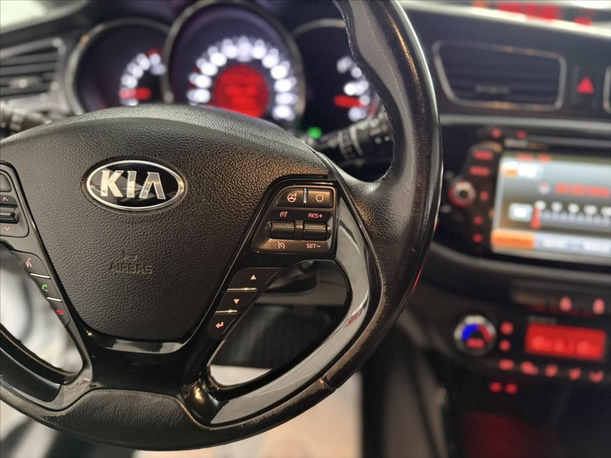 2014 Kia Cee'd - 10