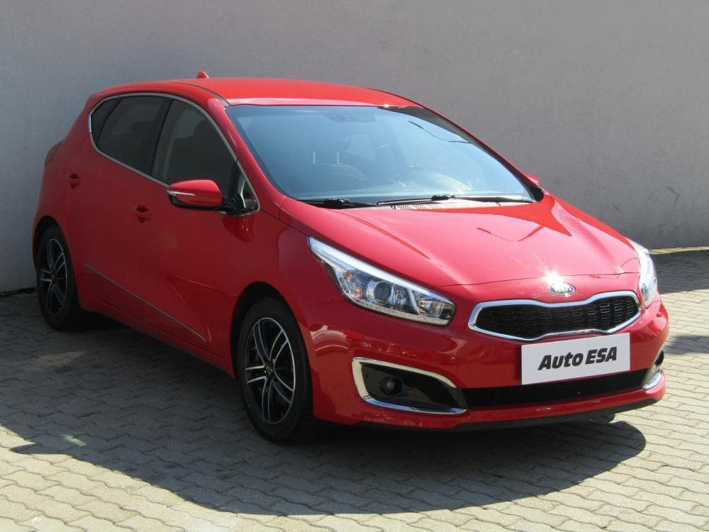 Kia Ceed 1.4 CVVT hatchback