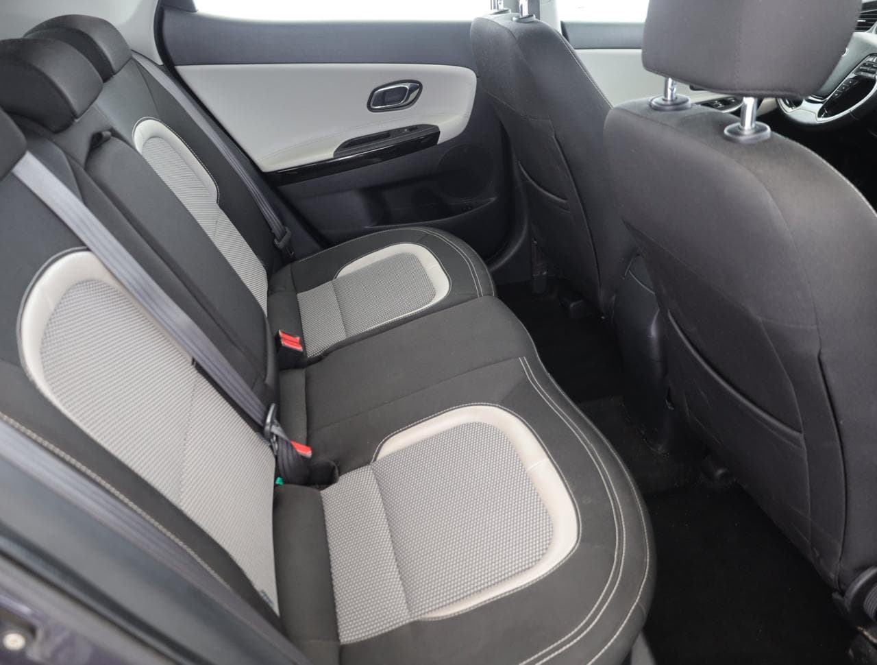 2012 Kia CEE'D - 11