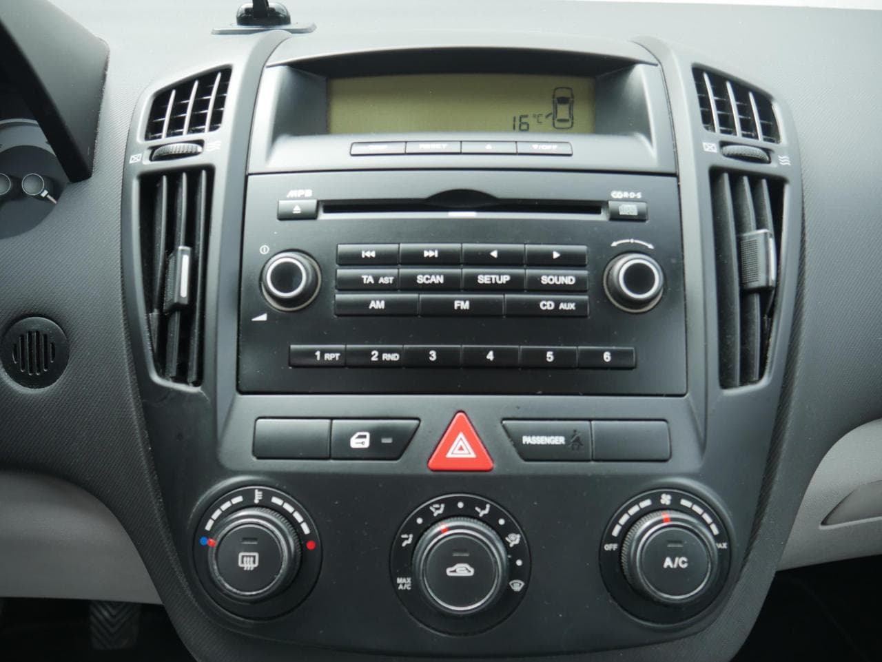 2007 Kia CEE'D - 13