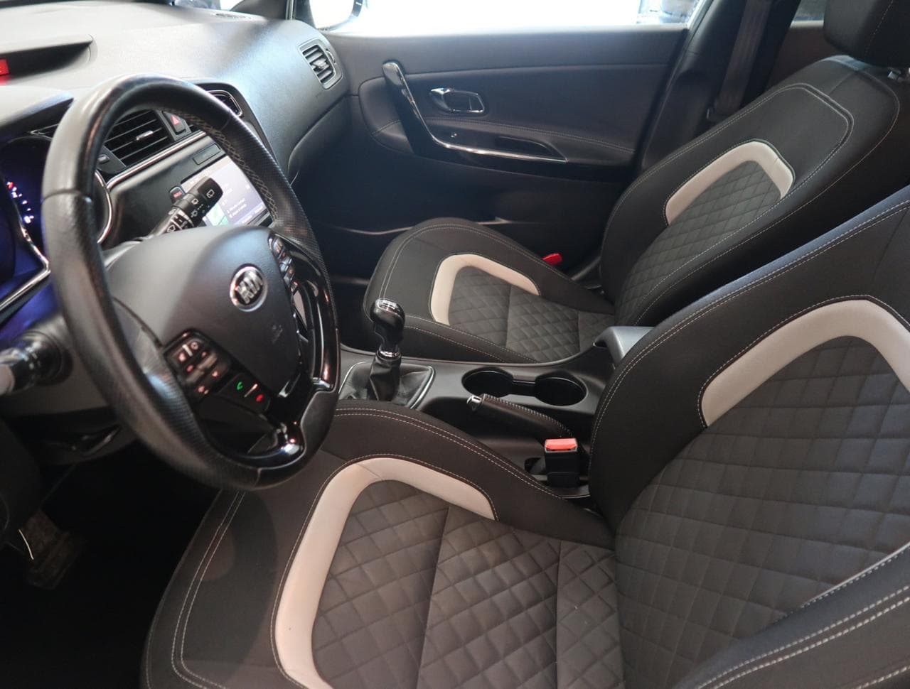 2016 Kia CEE'D - 16