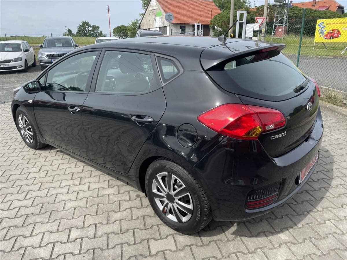 2017 Kia CEE'D - 12