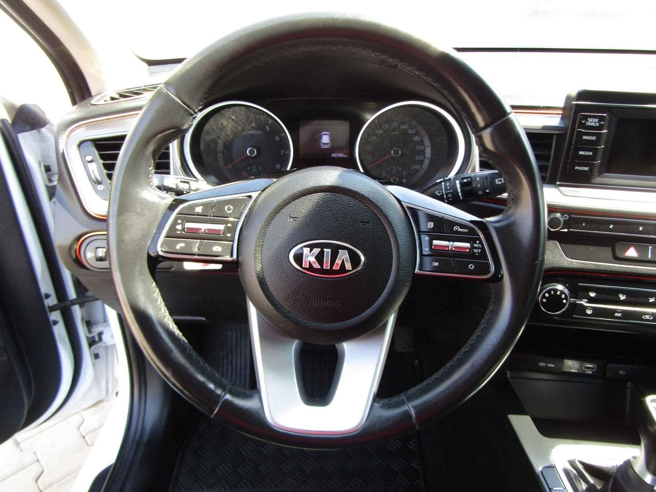 2018 Kia CEE'D - 32