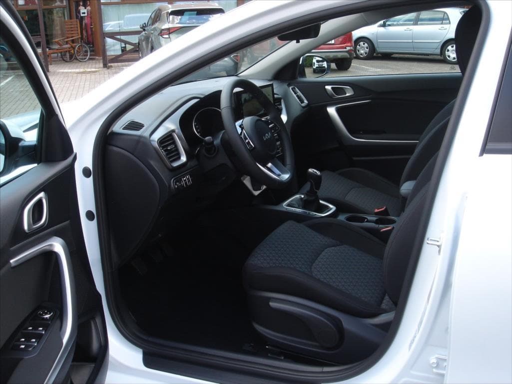 2024 Kia CEE'D - 16