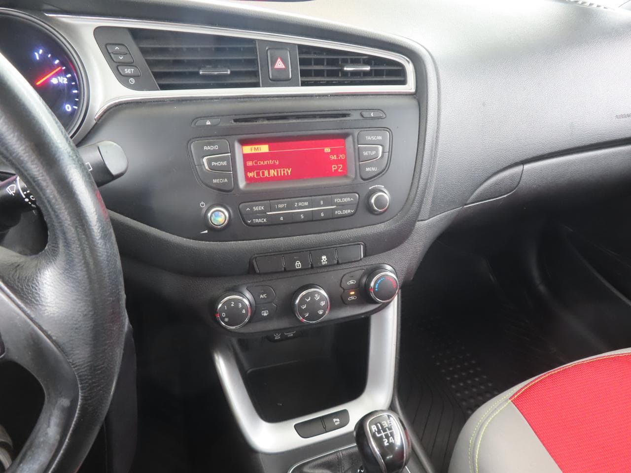 2015 Kia CEE'D - 18